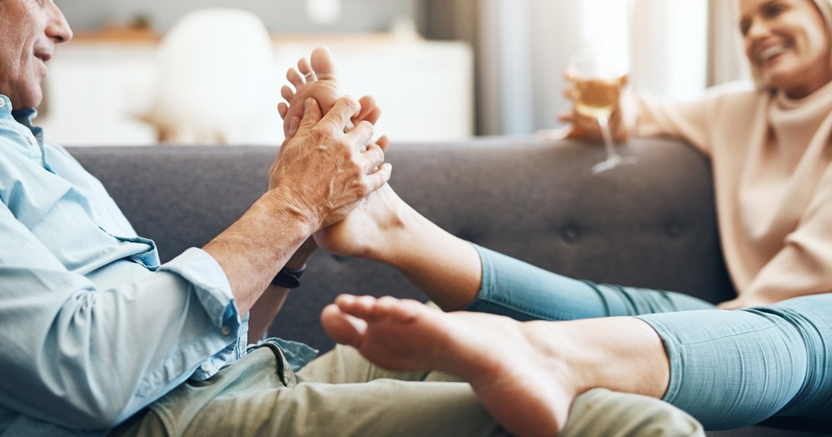 How to Relieve Foot Pain at Home—and When to See a Podiatrist in Cincinnati, OH